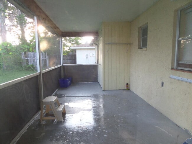 Building Photo - 9145 E Highland Pines Blvd