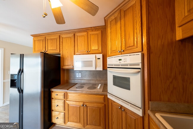 Building Photo - 953 McCullough Rd