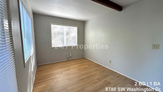 Building Photo - Bright 2 BD | 1 BA Home - A Hidden Gem in Garden Home!