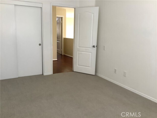Building Photo - 932 S Lone Pine Ln