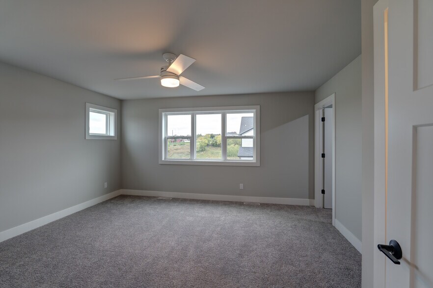 Building Photo - 137 Prairie Heights Dr