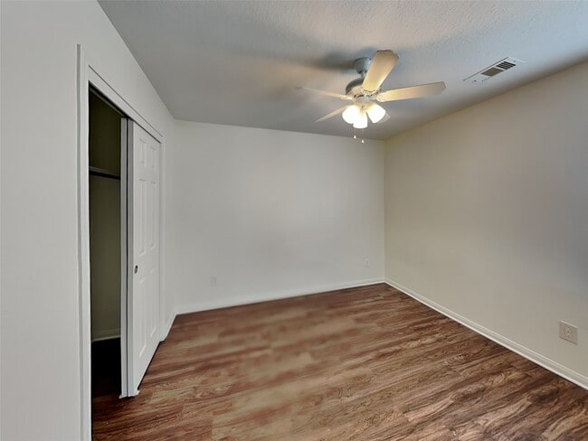 Building Photo - 3631 Barkers Crossing Ave