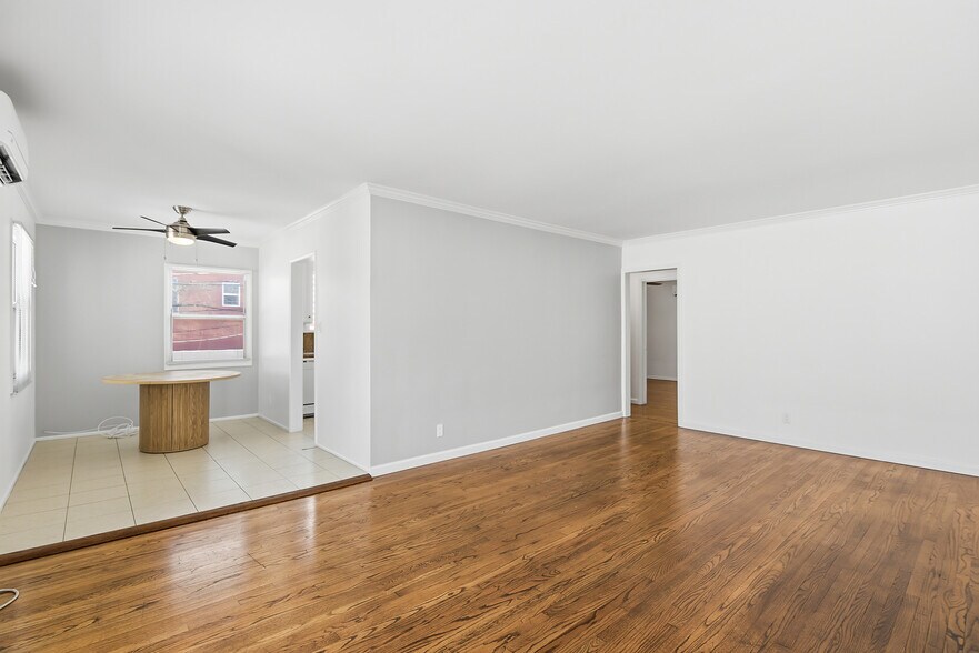 Building Photo - 722 1/2 N Edinburgh Ave