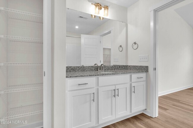 Building Photo - 7052 Crew Dr