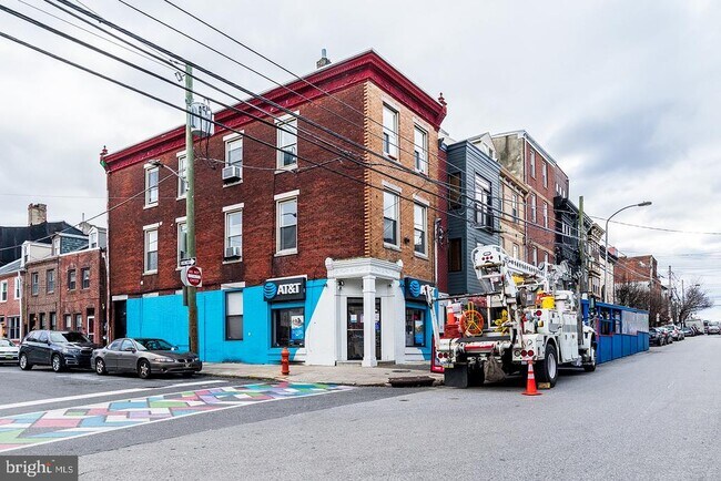 Building Photo - 937 N 2nd St