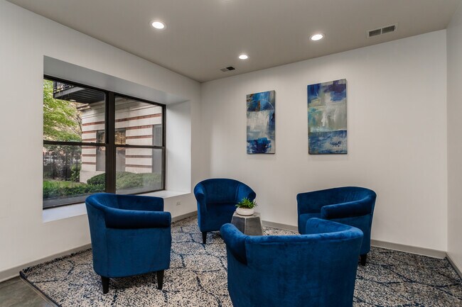 Building Photo - 4537 S Drexel Blvd