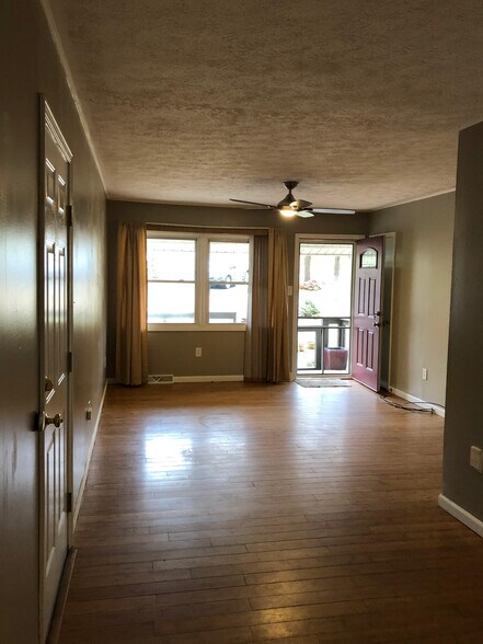 Building Photo - 940 Glenn Bridge Rd SE