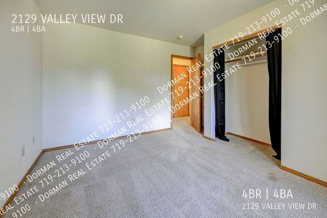Building Photo - 2129 Valley View Dr