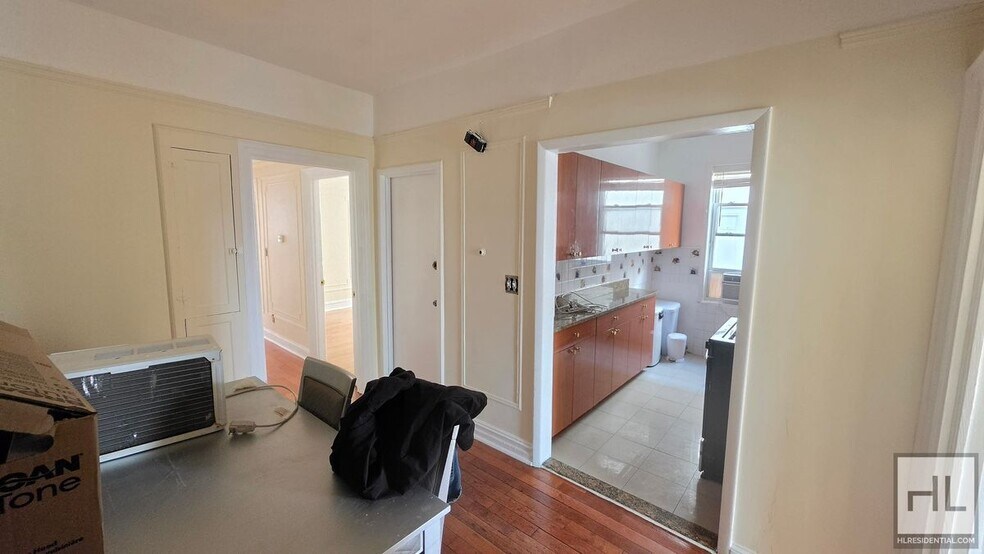 Building Photo - 28 STREET