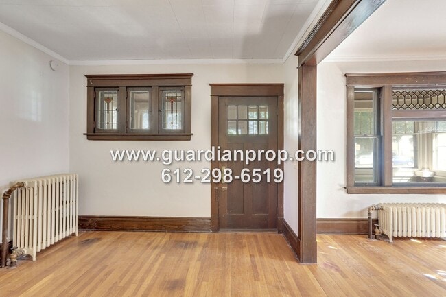 Building Photo - 1612 W Minnehaha Ave