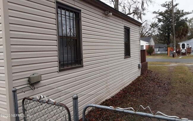 Building Photo - 7840 PAUL JOHNS Dr