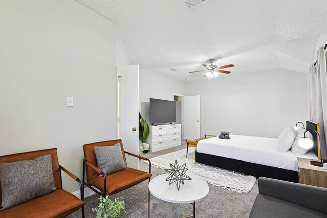 Building Photo - 967 Grand Central Pkwy