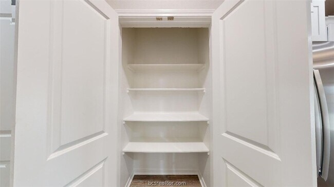 Building Photo - 1326 Prairie Dr