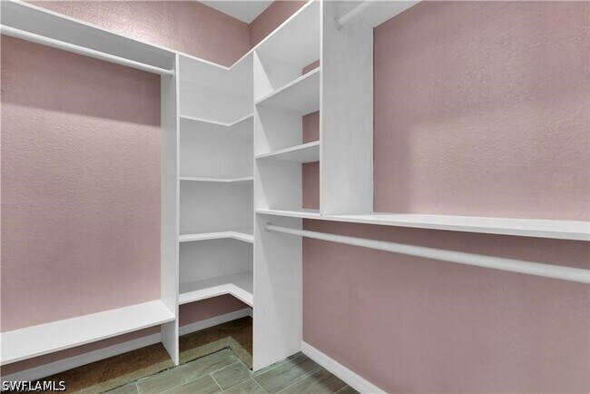 Building Photo - 9204 Woodhurst Dr