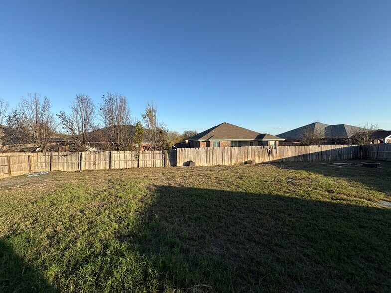 Building Photo - 2508 Isabelle Dr