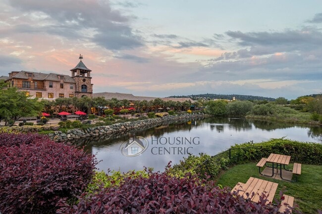 Building Photo - STUNNING Single Story Home with a Resort S...