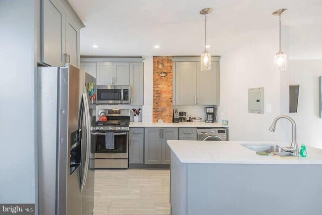 Building Photo - 501 S 26th St