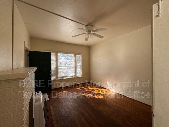 Building Photo - 3762 W 7th St