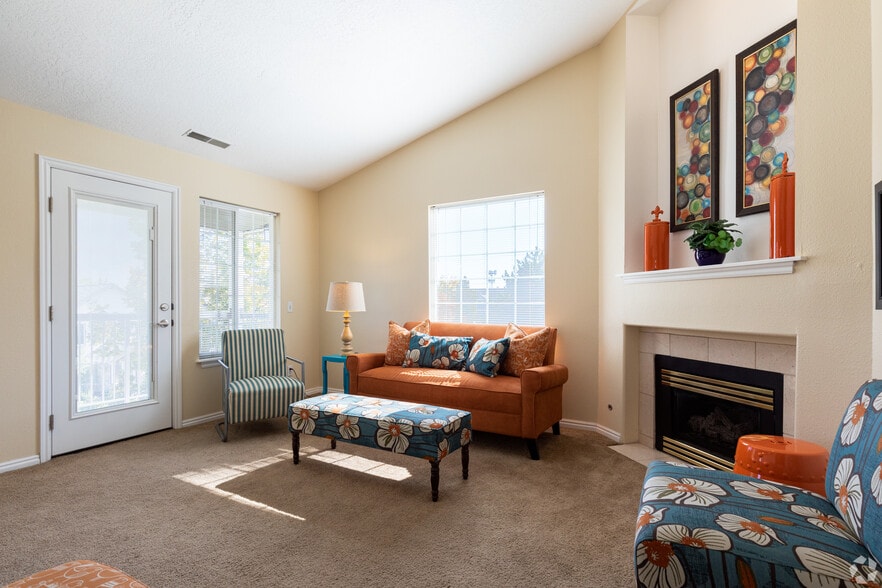 Building Photo - Sterling Pointe Apartments