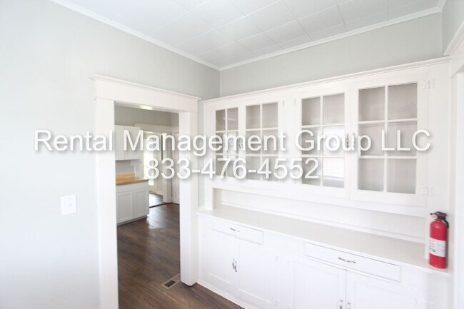 Building Photo - Belview Beauty!! New On The Market AND Ren...