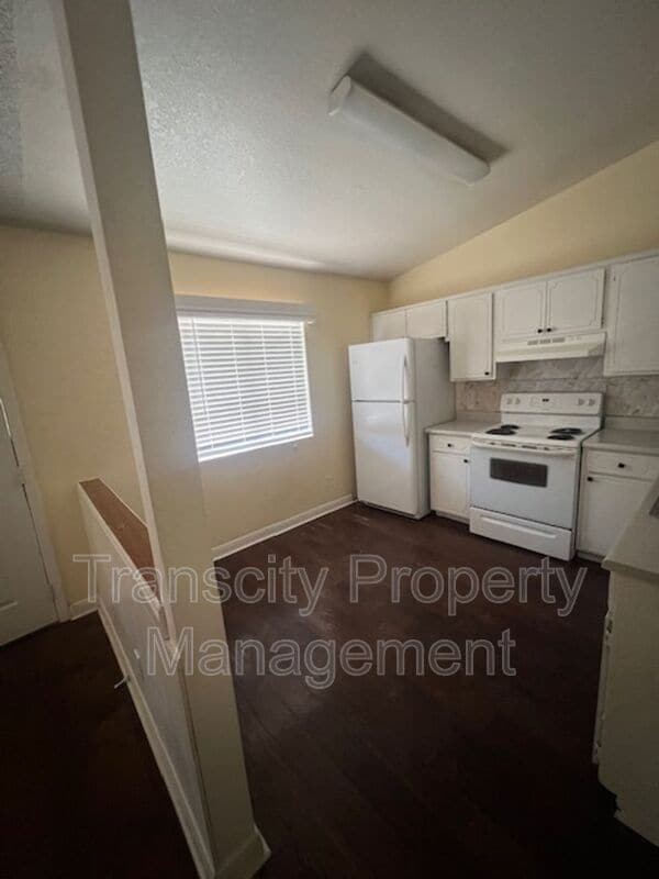 Building Photo - 4714 E Caballero St