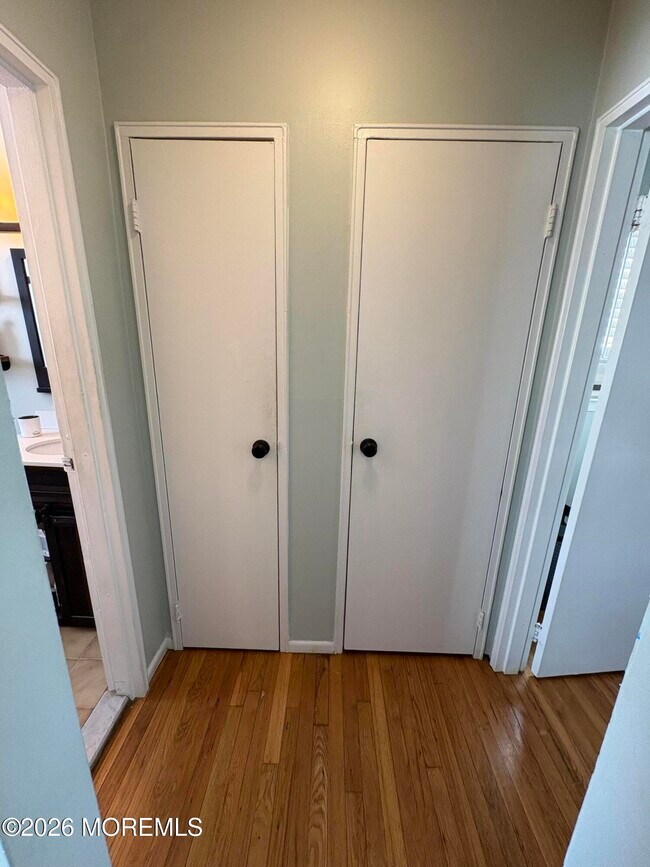 Building Photo - 16 Laurel Pl