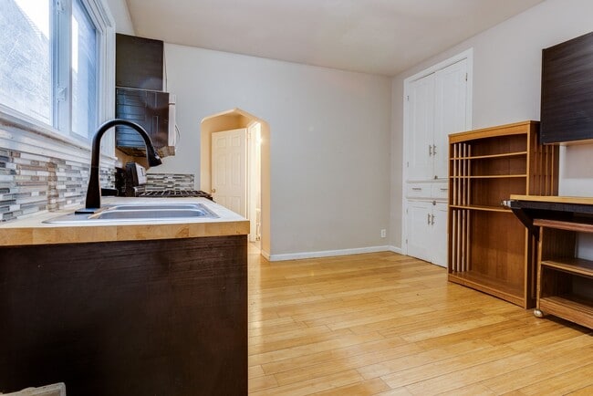 Building Photo - AVAILABLE JUNE 2026 - Spacious 2 Bedroom Home w/ SECONDS from Shiloh & Grandview!