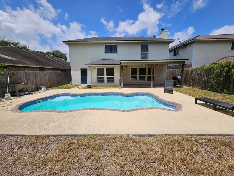 Building Photo - 7630 Cedar Brook Dr