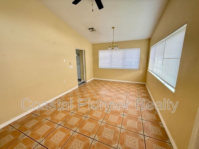 Building Photo - 1002 Golfside Ct