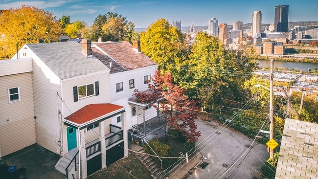 Building Photo - 10 Renwick St