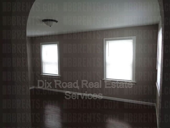 Building Photo - 340 Burleigh Ave