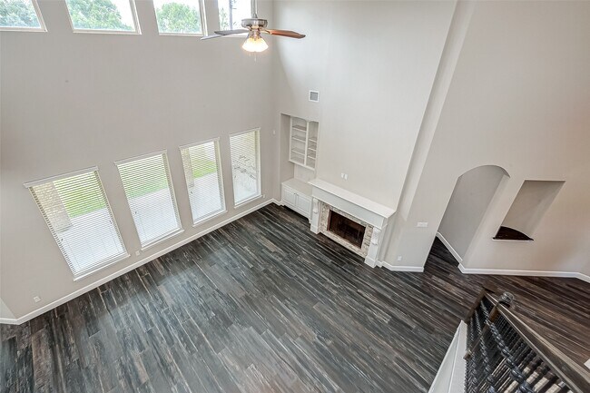 Building Photo - 6527 Camillia Ct