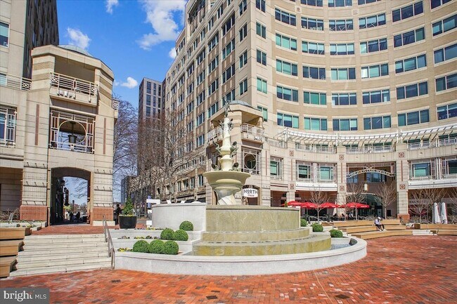 Building Photo - 11013 Barton Hill Ct