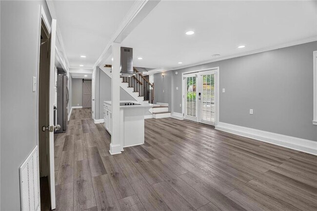 Building Photo - 2982 Northbrook Dr