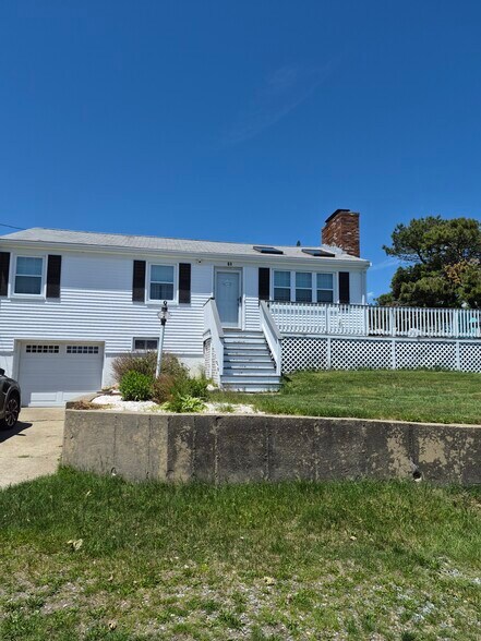 Building Photo - 61 Hilltop Ave
