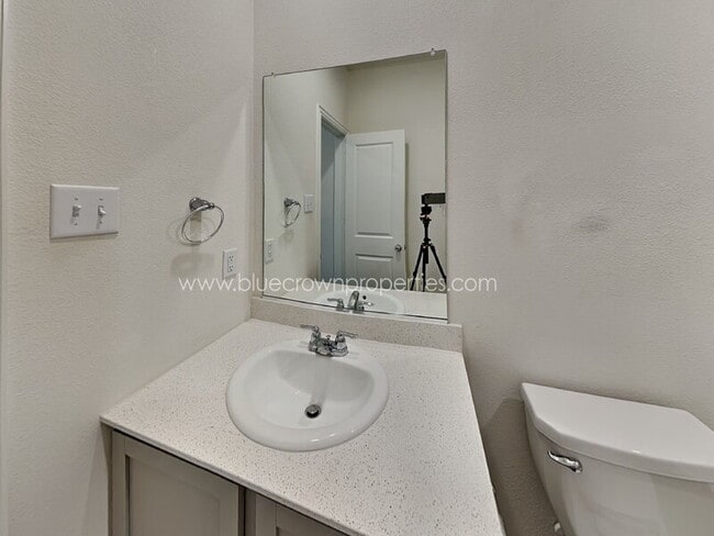 Building Photo - 4925 Woodloch Dr