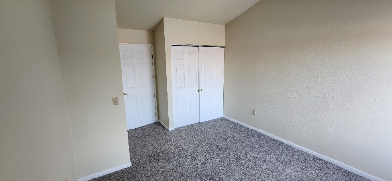 Building Photo - 10085 W Lisbon Ave