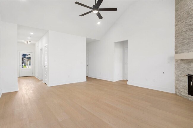 Building Photo - 6902 SW Basswood Ave