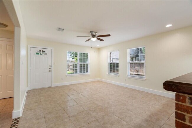 Building Photo - 500 Tillery St