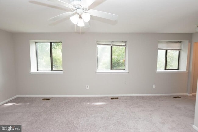 Building Photo - 515 Aspen Dr