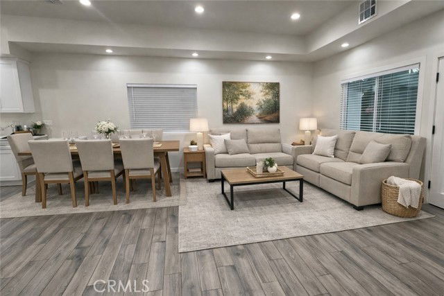 Building Photo - 10652 Shoshone Ave