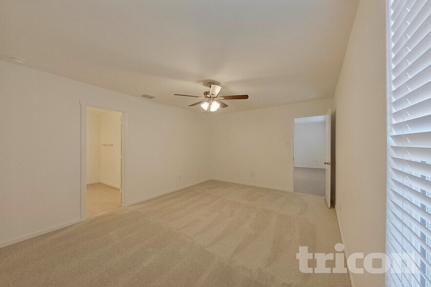 Building Photo - 834 Ginkgo Wy