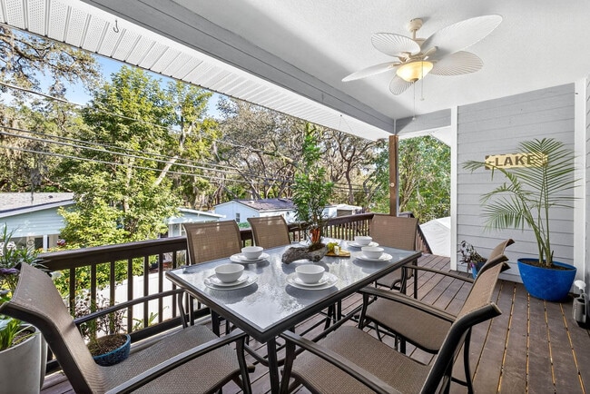 Building Photo - 1826 Beachway Ln