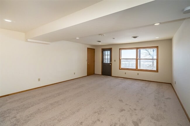 Building Photo - 452 Susan Rd