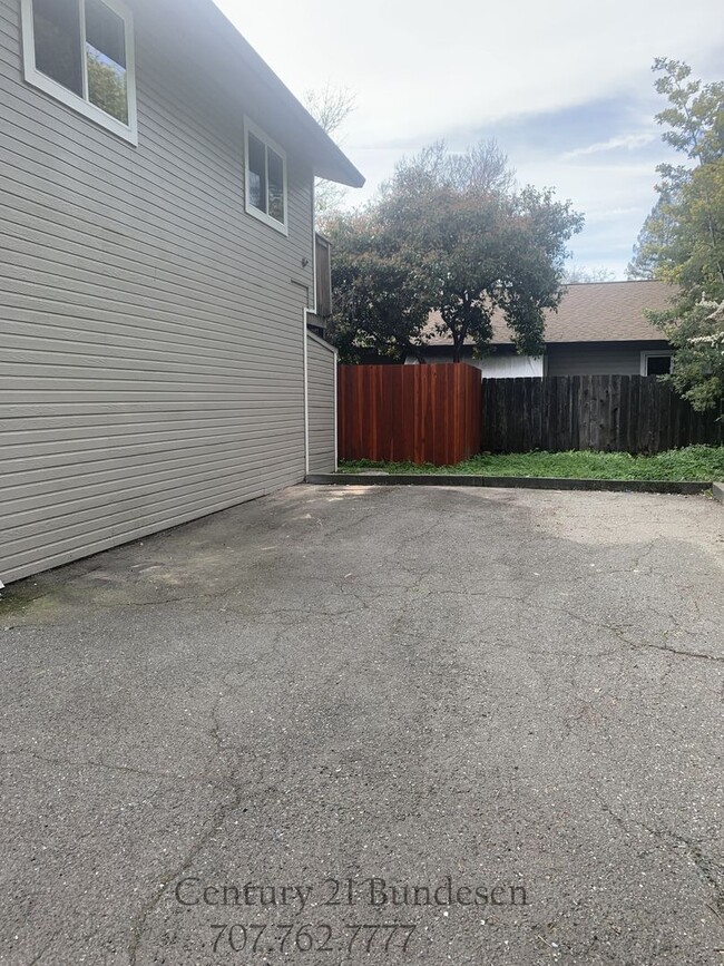 Building Photo - 441 Earle St