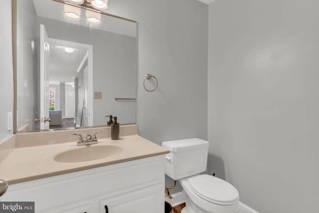 Building Photo - 3829 Chesterwood Dr