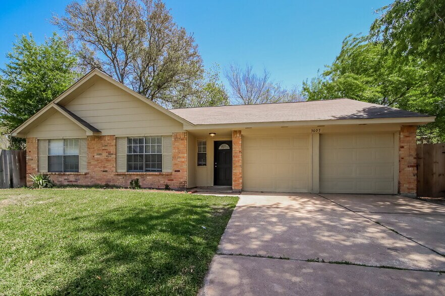 Primary Photo - 3607 Macon Pl Ct