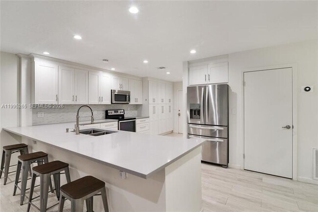Building Photo - 307 Bonnie Brae Way