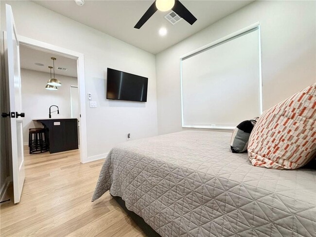 Building Photo - 611 SW C St