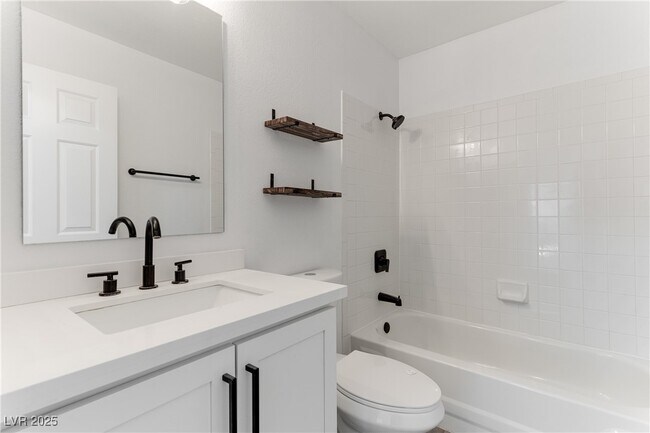 Building Photo - 2819 Briar Knoll Dr